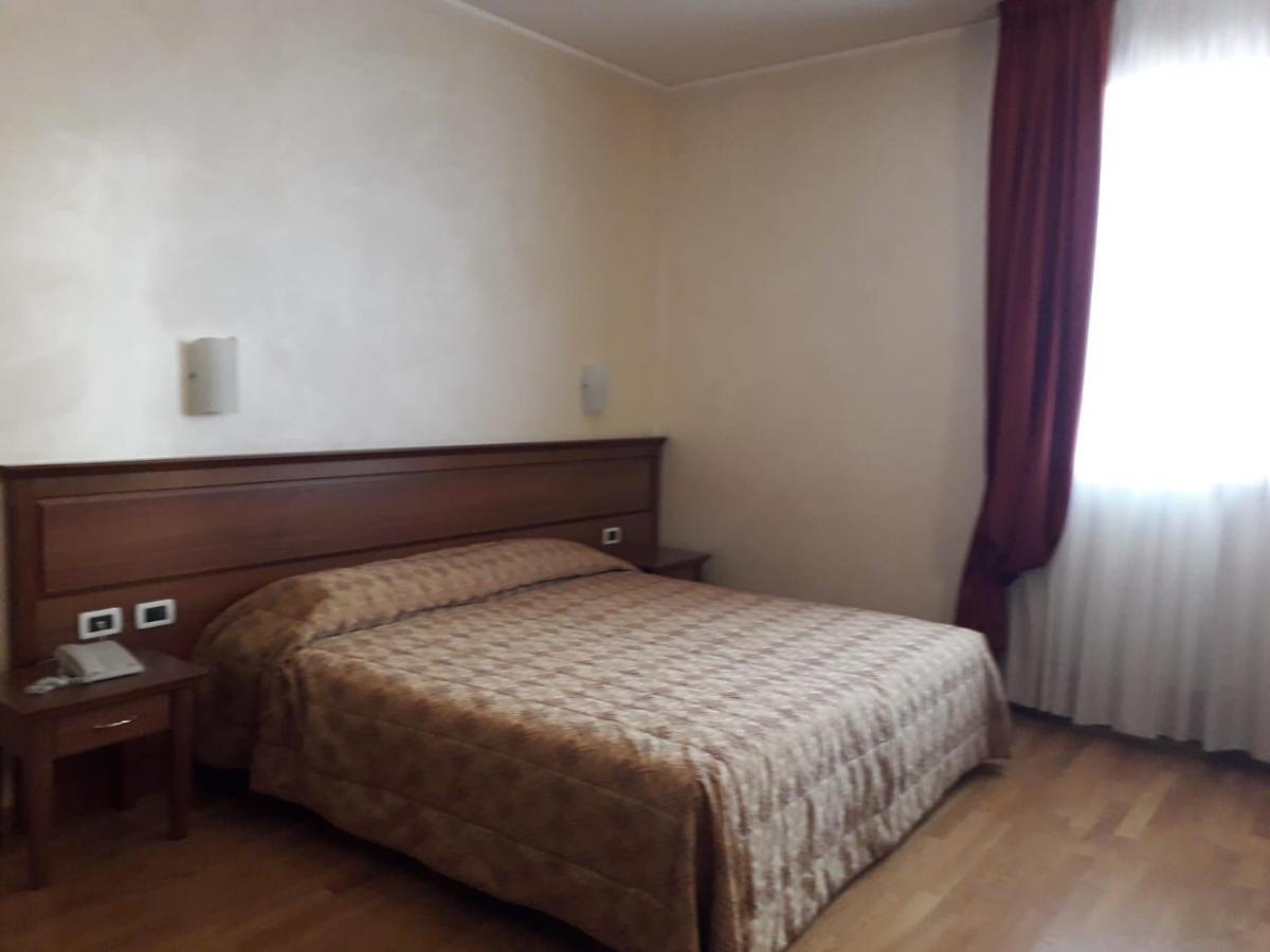 Albergo Ristorante Campanile Azzurro Villafranca Padovana Zewnętrze zdjęcie